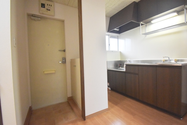 室内からの玄関口です。