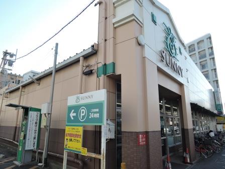 マンションから北側(西新方面)に「サニー」などスーパー、銀行など有