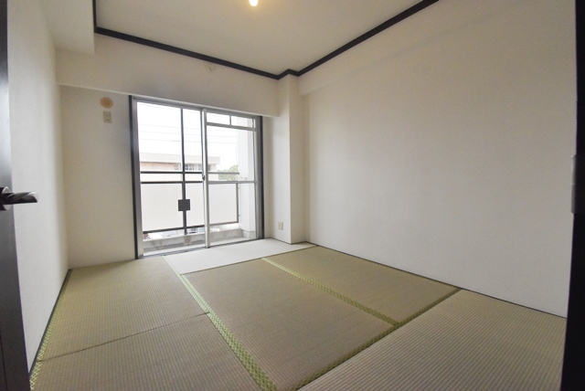 和室部分。畳表替、襖張替済